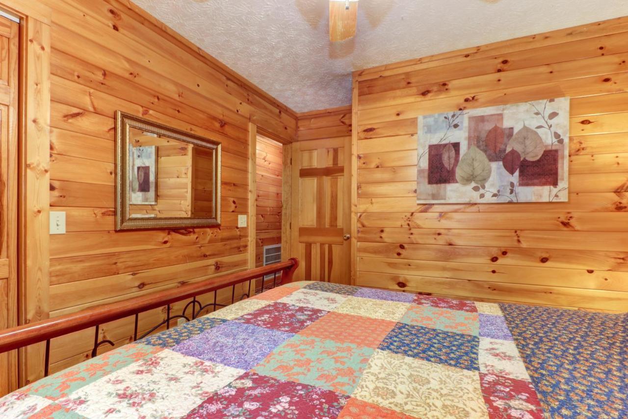 Friendly Bear Cabin Pigeon Forge Esterno foto